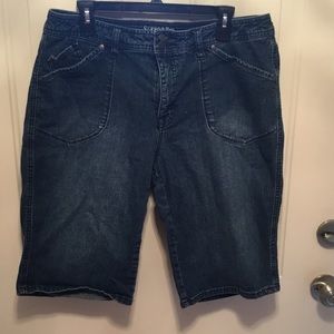 Bermuda jean shorts